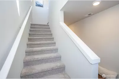 18703 108th Avenue E, Puyallup, WA 98374 - Photo 14