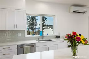 3903 Isle Way, Anacortes, WA 98221 - Photo 12