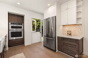 715 NE 60th St, Seattle, WA 98115 - Photo 18