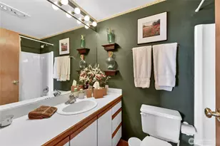 2350 10th Ave E, Seattle, WA 98102 - Photo 14