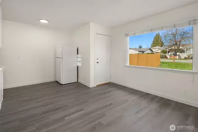 420 107th Place SW #2, Everett, WA 98204 - Photo 2