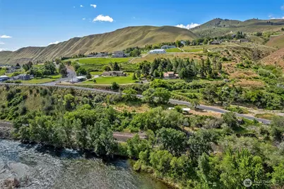 2080 Sleepy Hollow Road, Wenatchee, WA 98801 - Photo 4