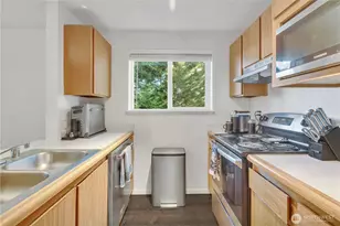 4615 Grandview Dr W, University Place, WA 98466 - Photo 12