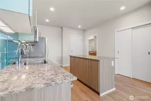 1085 103rd Ave NE, Bellevue, WA 98004 - Photo 14