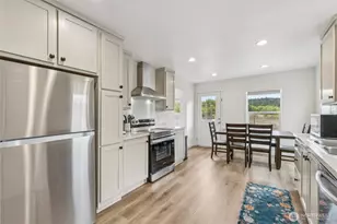 4604 Yorkshire Dr, Anacortes, WA 98221 - Photo 8