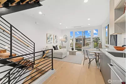 2011 Dexter Avenue N #A, Seattle, WA 98109 - Photo 8