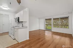 14130 SE 17th Pl, Bellevue, WA 98007 - Photo 10