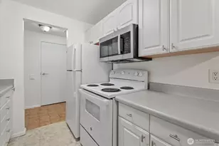 14130 SE 17th Pl, Bellevue, WA 98007 - Photo 6