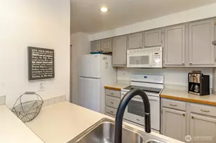 22810 30th Ave S, Des Moines, WA 98198 - Photo 10