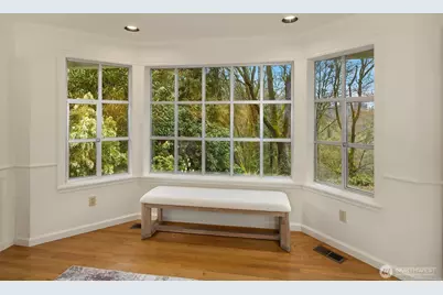 8910 SE 54th Street, Mercer Island, WA 98040 - Photo 12