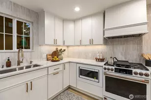 306 NW 45th St, Seattle, WA 98107 - Photo 12