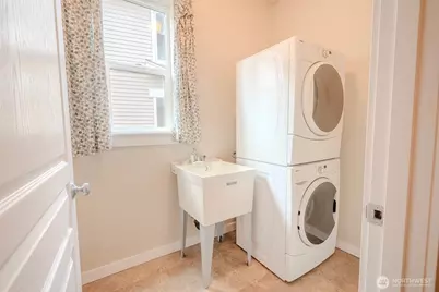 12707 12th Dr SE, Everett, WA 98208 - Photo 16
