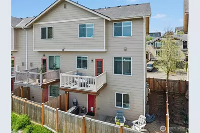 527 Pilchuck Path, Everett, WA 98201 - Photo 32