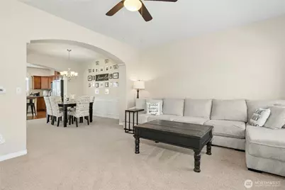 527 Pilchuck Path, Everett, WA 98201 - Photo 6