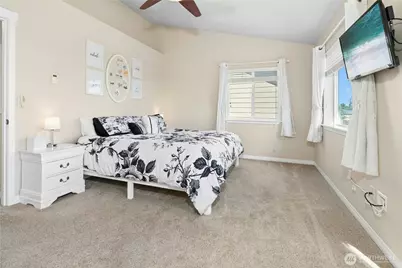 527 Pilchuck Path, Everett, WA 98201 - Photo 16