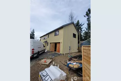 10731 B 17th Avenue NE, Seattle, WA 98125 - Photo 4