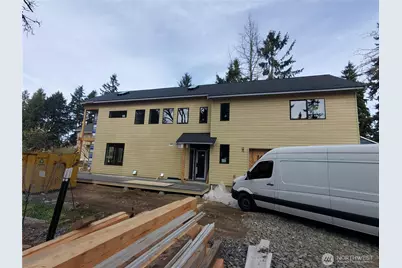 10731 B 17th Avenue NE, Seattle, WA 98125 - Photo 2
