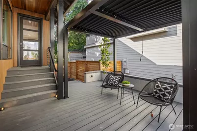 10731 B 17th Avenue NE, Seattle, WA 98125 - Photo 8