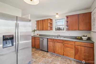 19448 15th Avenue NW, Shoreline, WA 98177 - Photo 10