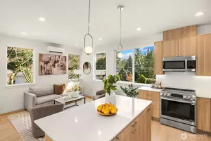 10829 11th Ave NE, Seattle, WA 98125 - Photo 2