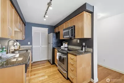 3045 20th Avenue W #303, Seattle, WA 98199 - Photo 10