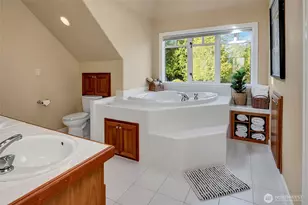 4911 Harbor Ln, Everett, WA 98203 - Photo 20