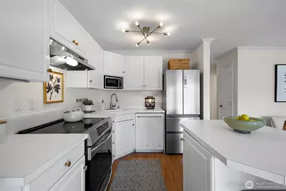 2501 Canterbury Lane E #221, Seattle, WA 98112 - Photo 8