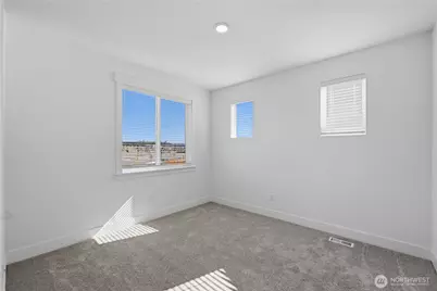 32181 Pacific Avenue SE, Black Diamond, WA 98010 - Photo 14