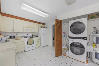 12410 36th Avenue E, Tacoma, WA 98446 - Photo 38