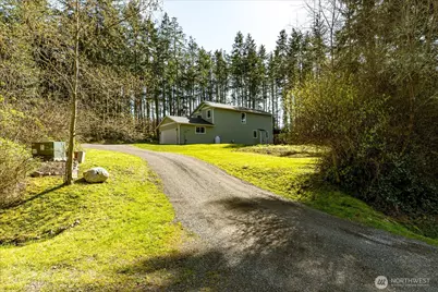 1035 W Starflower Road, Oak Harbor, WA 98277 - Photo 2