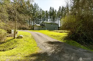 1035 W Starflower Rd, Oak Harbor, WA 98277 - Photo 2