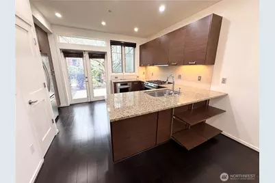 1200 Bellevue Way NE #104, Bellevue, WA 98004 - Photo 4