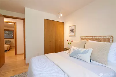 8608 Main Street, Edmonds, WA 98026 - Photo 12