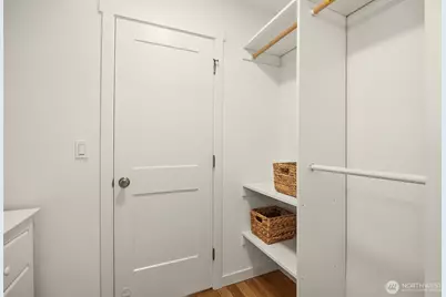 2005 Dexter Avenue N #B, Seattle, WA 98109 - Photo 18