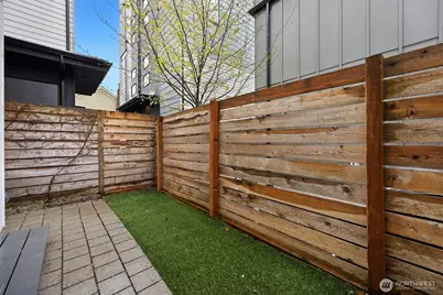 2005 Dexter Avenue N #B, Seattle, WA 98109 - Photo 8