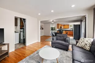 315 124th Pl NE, Bellevue, WA 98005 - Photo 10