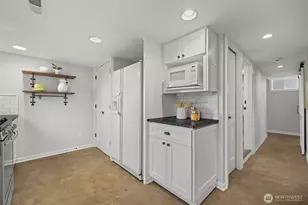 933 Yakima Pl S, Seattle, WA 98144 - Photo 16