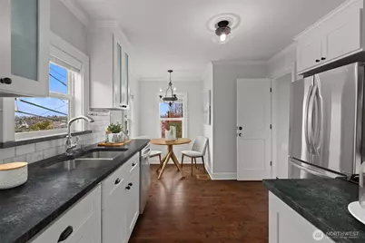 933 Yakima Place S, Seattle, WA 98144 - Photo 4