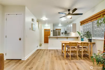 10319 Midvale Avenue N #A, Seattle, WA 98133 - Photo 10