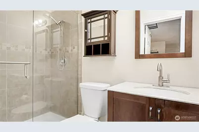 6201 Island Crest Way, Mercer Island, WA 98040 - Photo 32