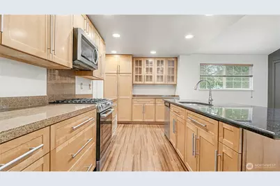 6201 Island Crest Way, Mercer Island, WA 98040 - Photo 8