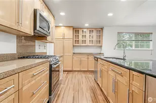 6201 Island Crest Way, Mercer Island, WA 98040 - Photo 8