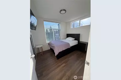 1017 NE 55th Street, Seattle, WA 98105 - Photo 18