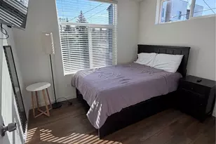 1017 NE 55th St, Seattle, WA 98105 - Photo 12