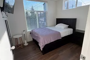 1017 NE 55th St, Seattle, WA 98105 - Photo 20