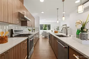 15865 NE 14th Rd, Bellevue, WA 98008 - Photo 4