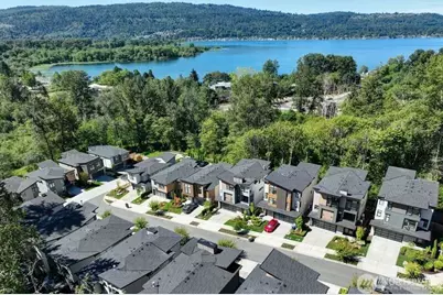 4262 216th Place SE, Issaquah, WA 98029 - Photo 2