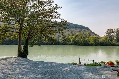 23704 Cove Road, Sedro Woolley, WA 98284 - Photo 2