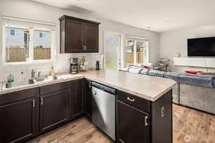 10502 189th St E, Puyallup, WA 98374 - Photo 8