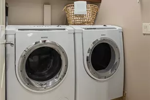 1185 Broadway E, Seattle, WA 98102 - Photo 36